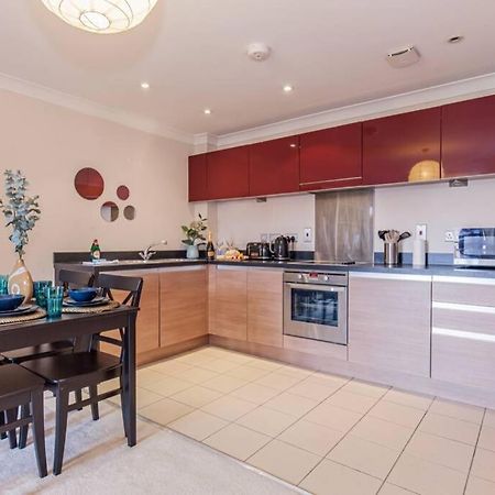 Modern And Chic City Centre Apartment With Parking Oxford Eksteriør bilde